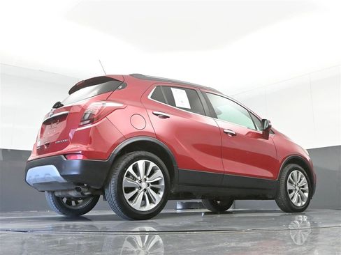 Used 2018 Buick Encore Preferred image 32