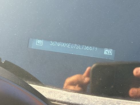 Used 2025 Chevrolet Equinox ACTIV w/ Safety and Technology Package image 38