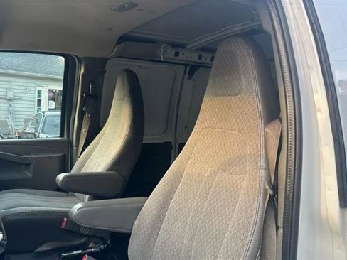 Used 2017 Chevrolet Express 2500 image 12