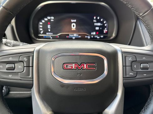 Used 2024 GMC Yukon SLT image 36