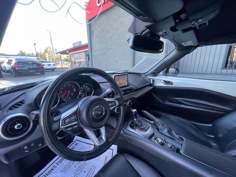 Used 2017 MAZDA MX-5 Miata Grand Touring RWD image 9