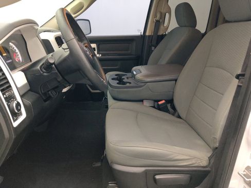 Used 2018 RAM 1500 Express RWD image 17