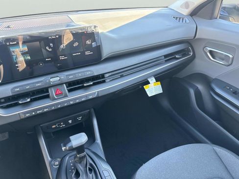 New 2025 Kia K4 LXS image 12