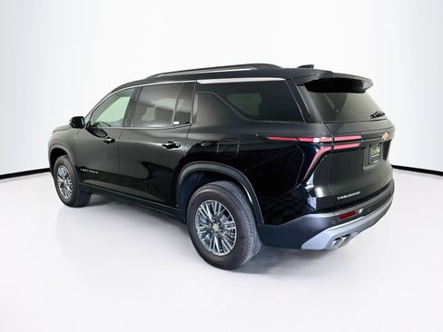 Used 2026 Chevrolet Traverse LT FWD image 5