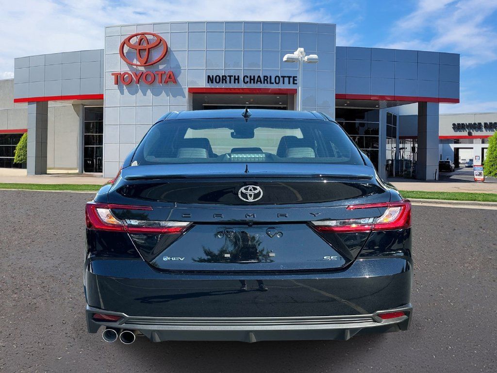 Used 2025 Toyota Camry SE FWD image 6