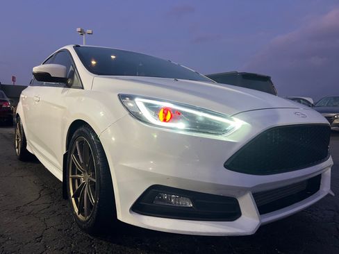 Used 2017 Ford Focus ST image 1