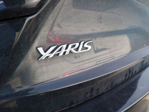 Used 2019 Toyota Yaris LE image 12