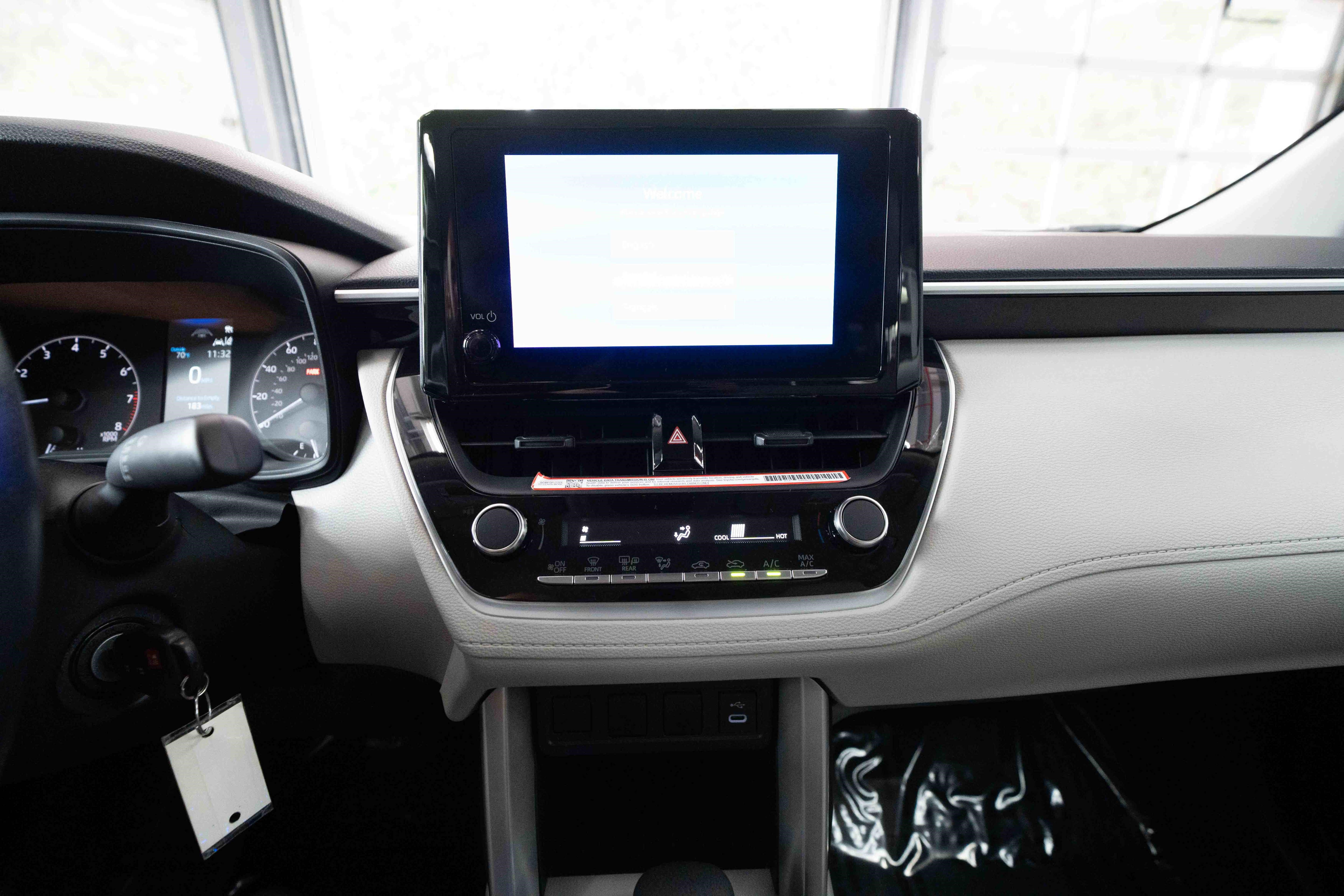 Used 2025 Toyota Corolla Cross L AWD/4WD image 17