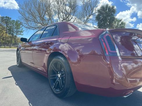 Used 2014 Chrysler 300 image 8