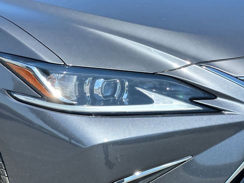 Certified 2023 Lexus ES 300h w/ Premium Package FWD image 12