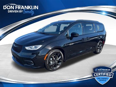 Used 2025 Chrysler Pacifica Limited