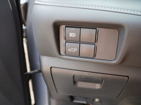 Used 2021 Toyota Highlander XLE AWD/4WD image 27