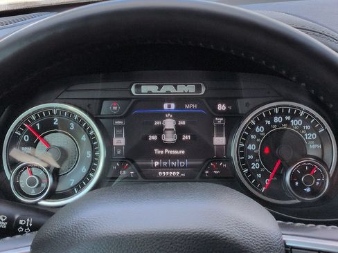 Used 2022 RAM 1500 Laramie AWD/4WD image 25