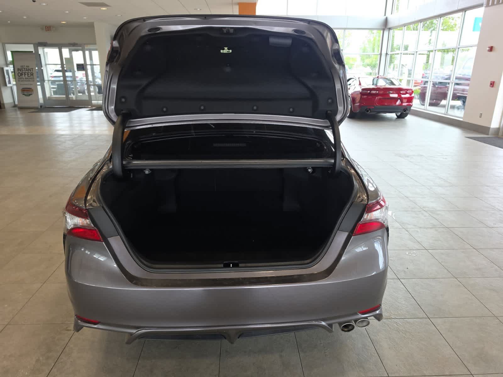Used 2022 Toyota Camry SE FWD image 10