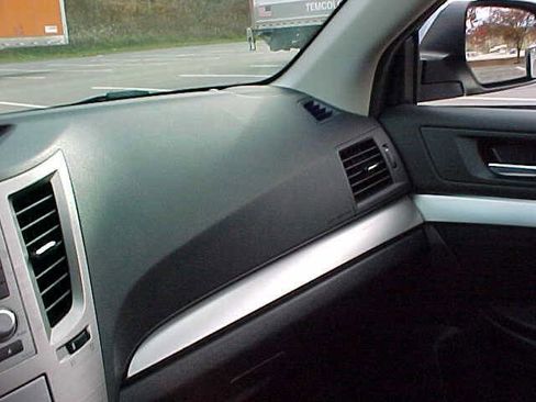 Used 2014 Subaru Legacy 2.5i Premium image 25