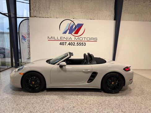 Used 2019 Porsche 718 Boxster RWD image 1