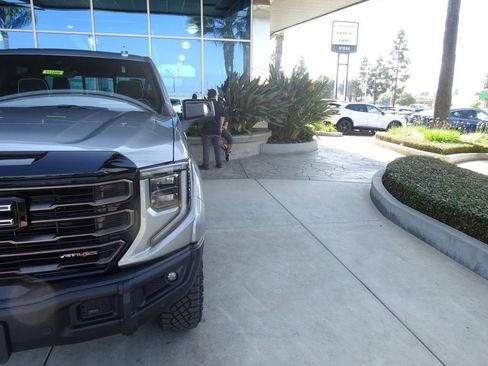 New 2026 GMC Sierra 1500 AT4X w/ LPO, Black Badging Package AWD/4WD image 33