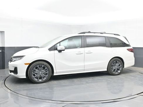 New 2026 Honda Odyssey Touring image 6