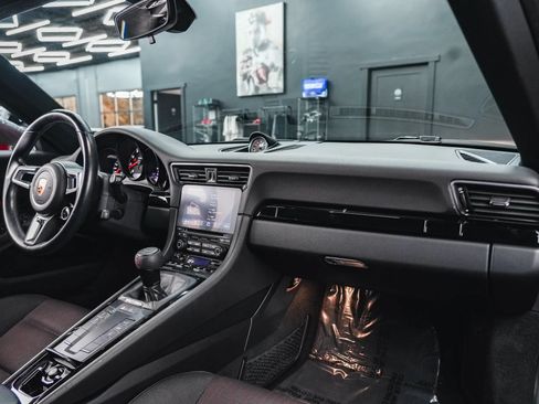 Used 2018 Porsche 911 Carrera T RWD image 44