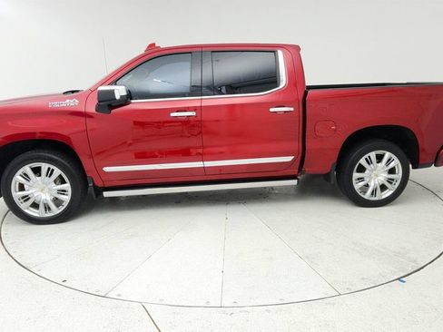 Used 2024 Chevrolet Silverado 1500 High Country w/ High Country Premium Package AWD/4WD image 4