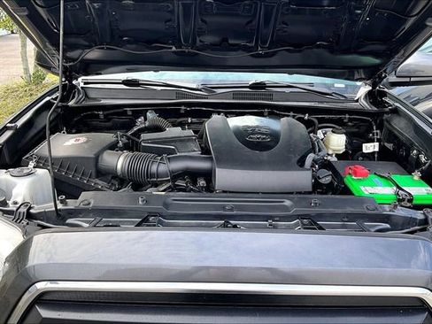 Used 2020 Toyota Tacoma SR5 image 33