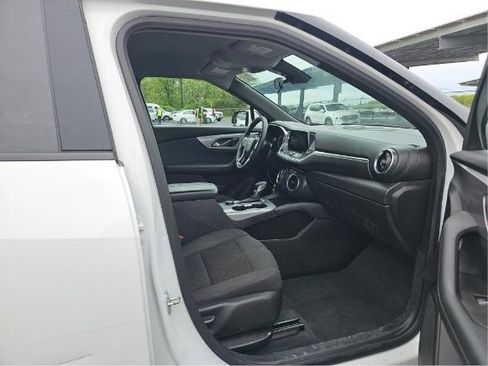Used 2022 Chevrolet Blazer LT FWD image 4