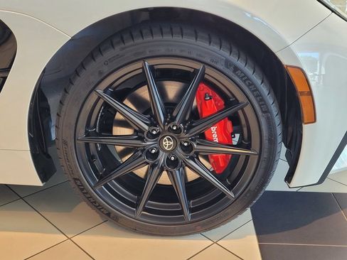 New 2026 Toyota GR86 RWD image 3