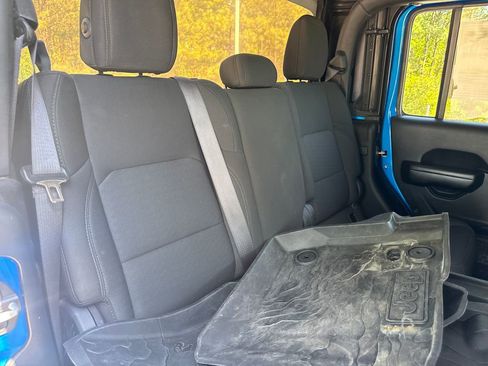 Used 2021 Jeep Gladiator Sport AWD/4WD image 30
