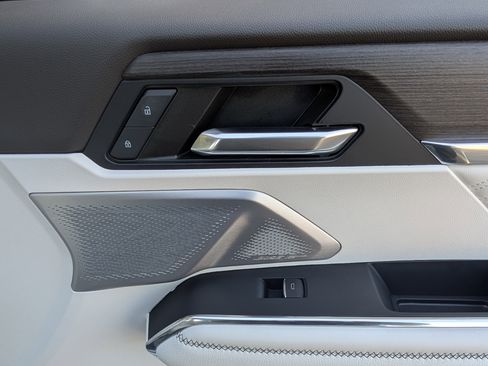 Used 2024 GMC Acadia Denali w/ Super Cruise Package image 23