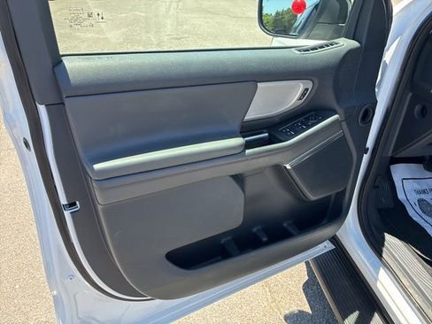 Used 2025 Ford Expedition Active AWD/4WD image 21