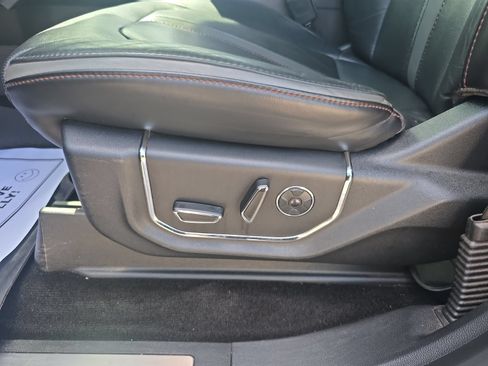 Used 2018 Ford F150 Platinum w/ Equipment Group 701A Luxury AWD/4WD image 12