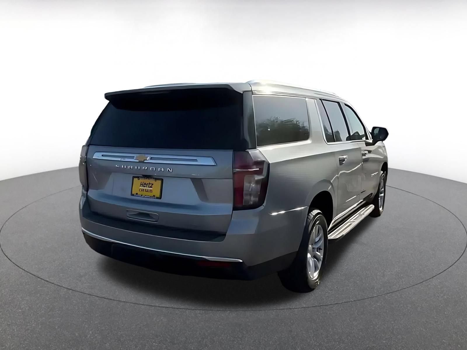 Used 2024 Chevrolet Suburban LT RWD image 14