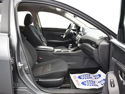 Used 2024 Nissan Sentra SV FWD image 16
