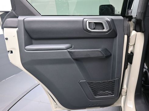 New 2025 Ford Bronco Badlands image 8