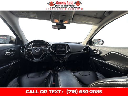 Used 2019 Jeep Cherokee Latitude Plus w/ Cold Weather Group image 24