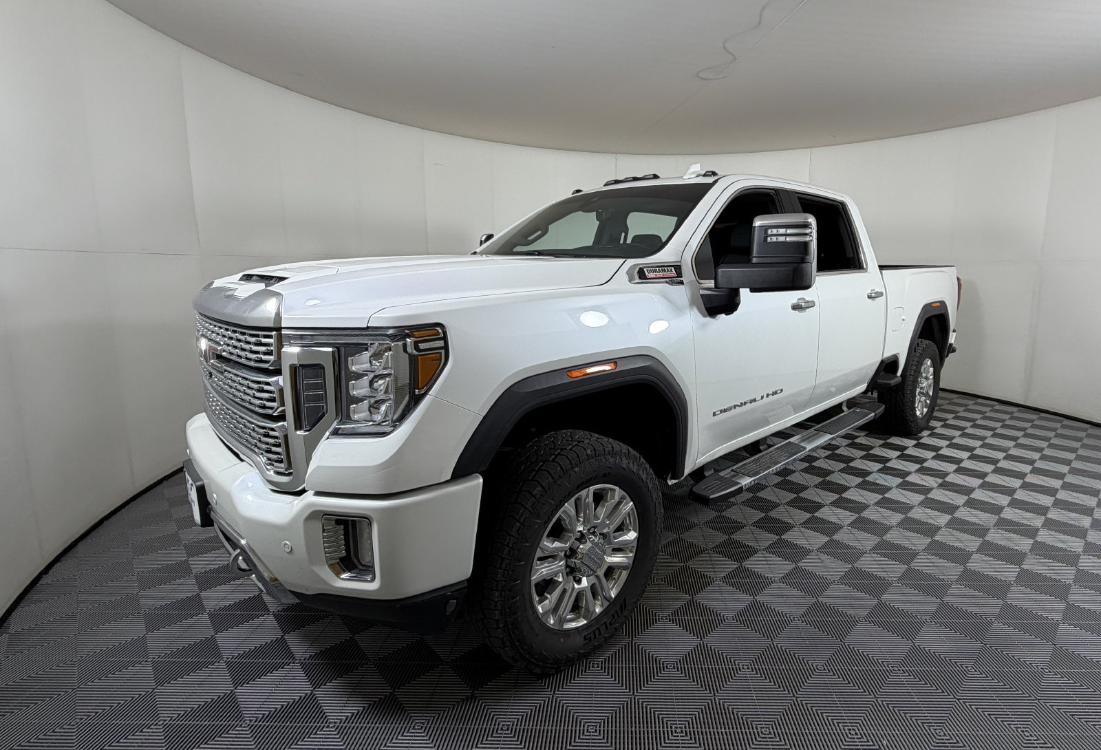 Used 2020 GMC Sierra 2500 Denali AWD/4WD image 2
