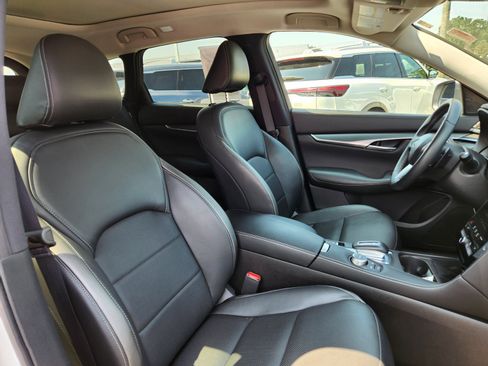 Certified 2025 INFINITI QX50 Luxe AWD/4WD image 16