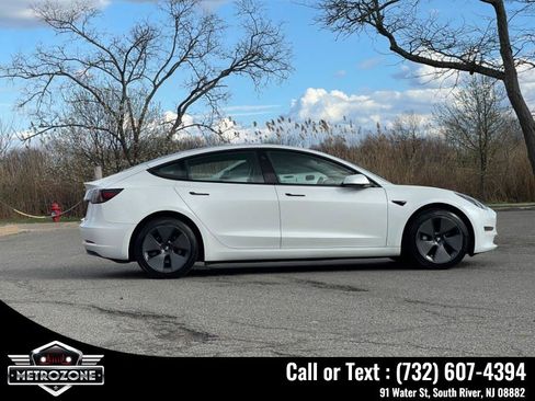 Used 2023 Tesla Model 3 Standard Range image 9
