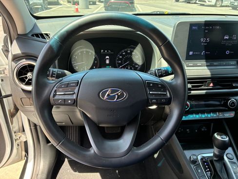 Certified 2022 Hyundai Kona SEL w/ Convenience Package AWD/4WD image 18