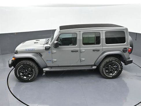 Used 2023 Jeep Wrangler Unlimited w/ Sun & Screen Package AWD/4WD image 40