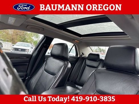 Used 2017 Chrysler 300 C AWD/4WD image 16