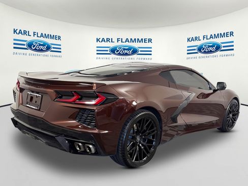 Used 2022 Chevrolet Corvette Stingray Coupe w/ Z51 Performance Package RWD image 3