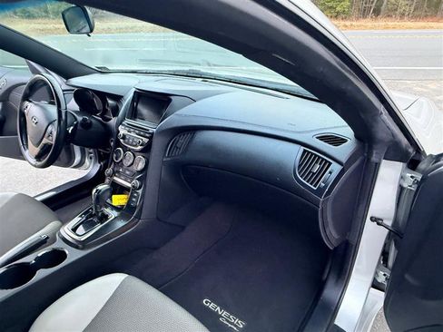 Used 2013 Hyundai Genesis 2.0T image 14