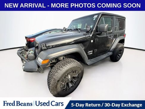 Used 2019 Jeep Wrangler Sport image 3