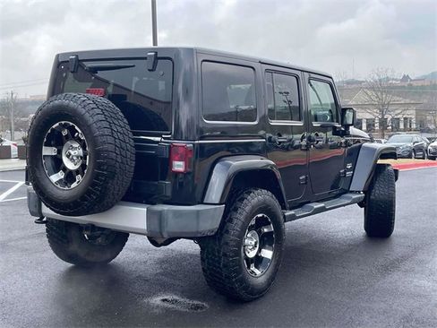 Used 2013 Jeep Wrangler Unlimited Sahara w/ Connectivity Group image 3