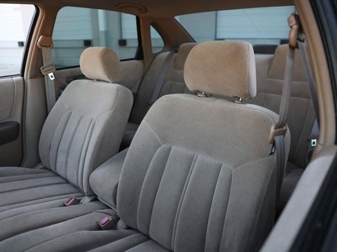 Used 1996 Toyota Avalon XL image 6