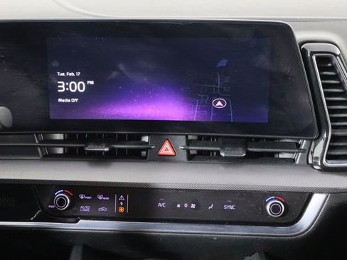 Used 2023 Kia Sportage SX image 29