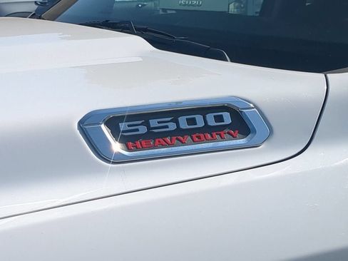 Used 2019 RAM 5500 Tradesman RWD image 32
