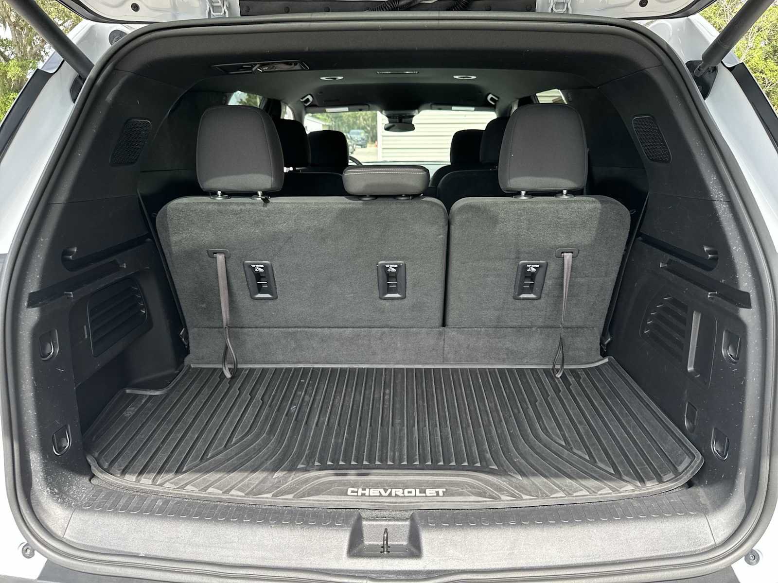 Certified 2024 Chevrolet Traverse LT w/ LPO, Floor Liner Package FWD image 25
