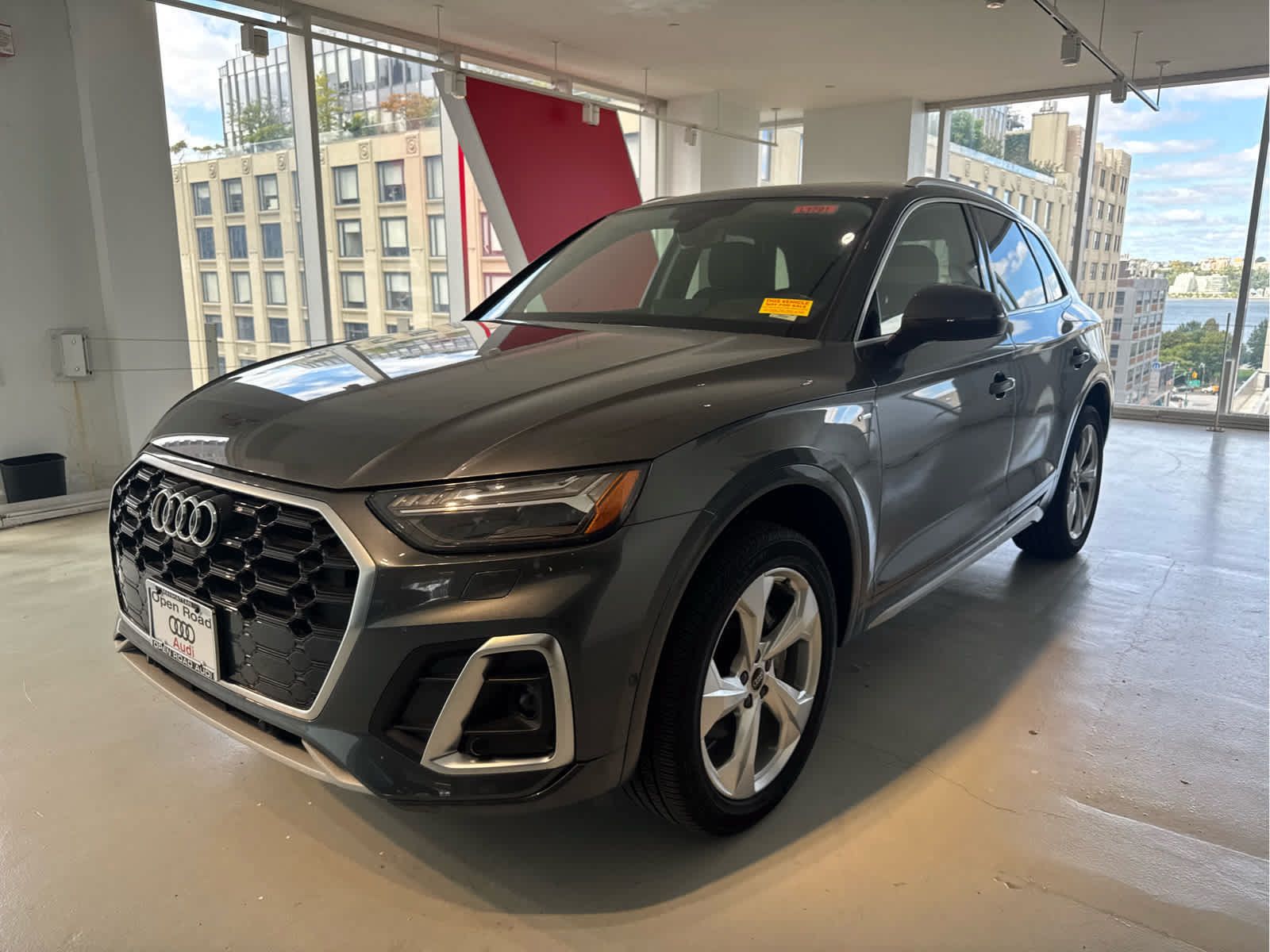 Used 2023 Audi Q5 2.0T Prestige w/ Prestige Package AWD/4WD image 1